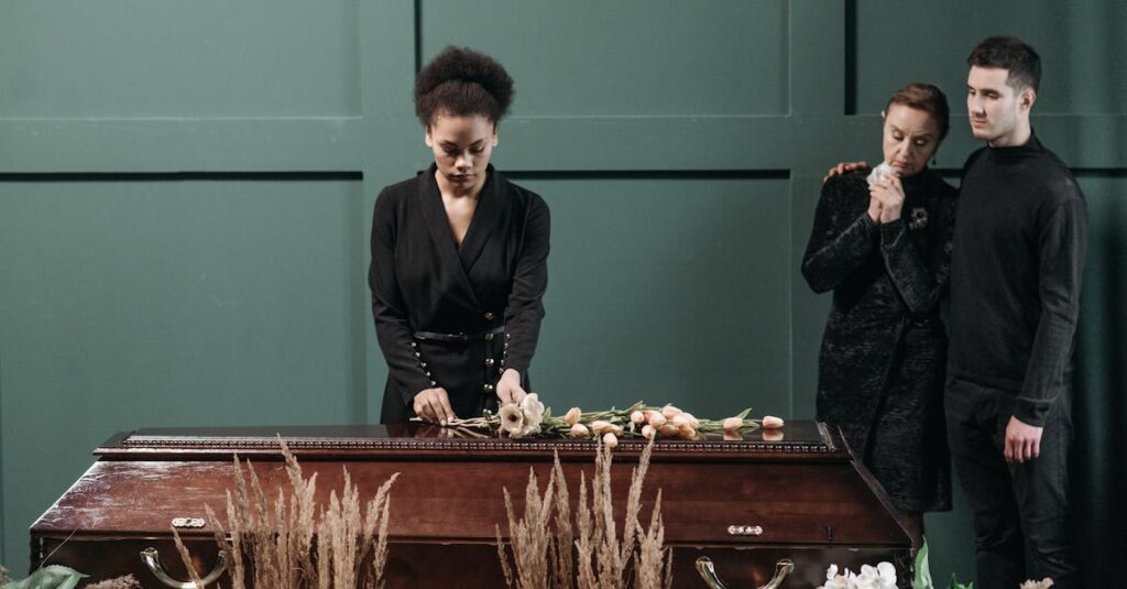 ペットの火葬における花の供え方。火葬前後に飾られた花と遺影のある落ち着いた空間。